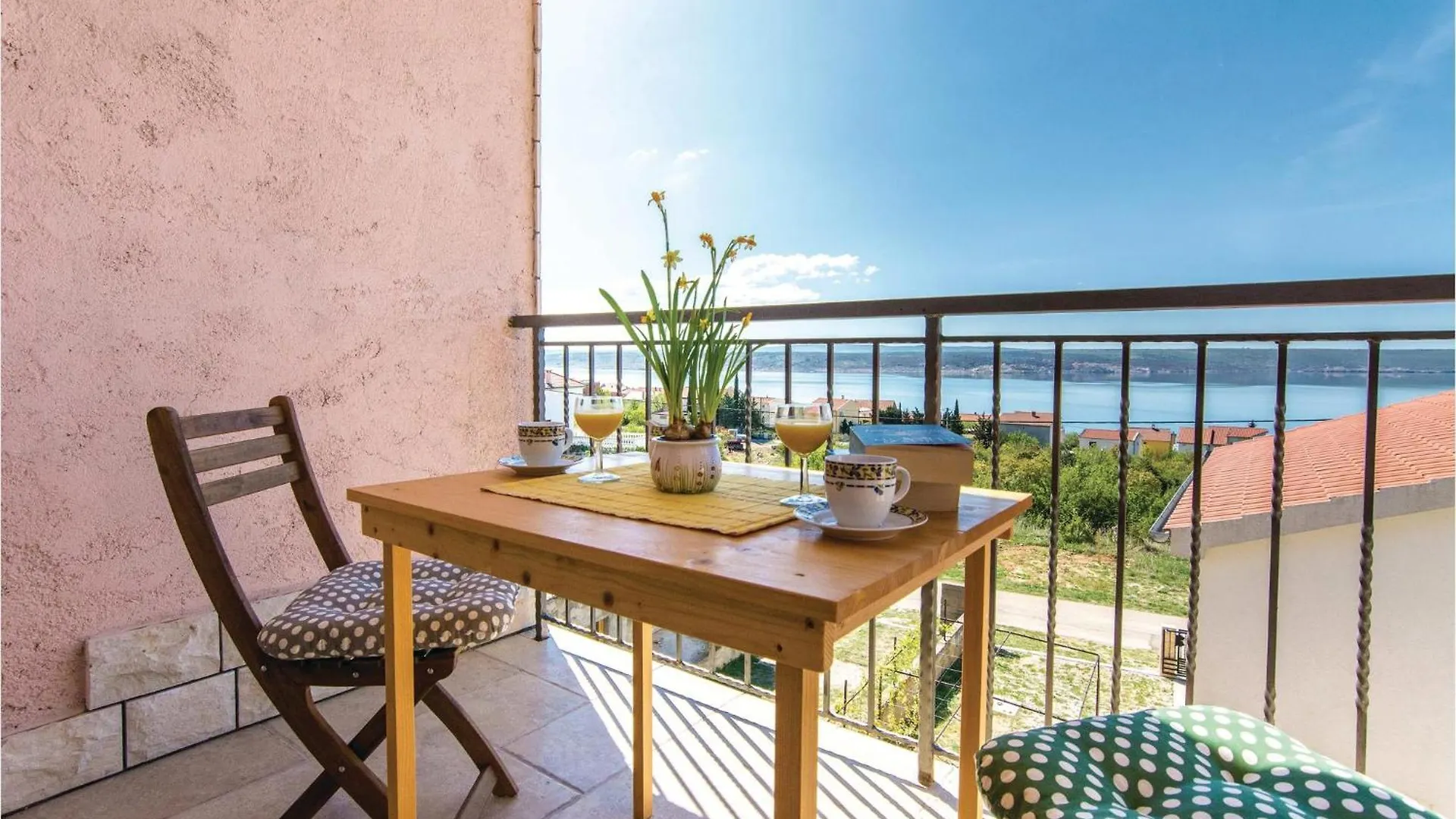 1 Bedroom Amazing Apartment In Maslenica